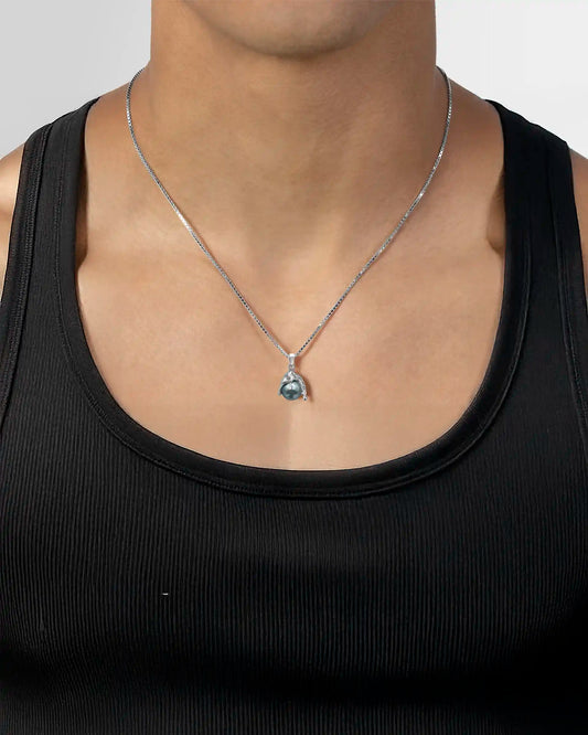 Model wearing the Alan Crocetti Nano Black Pearl Melt Necklace.