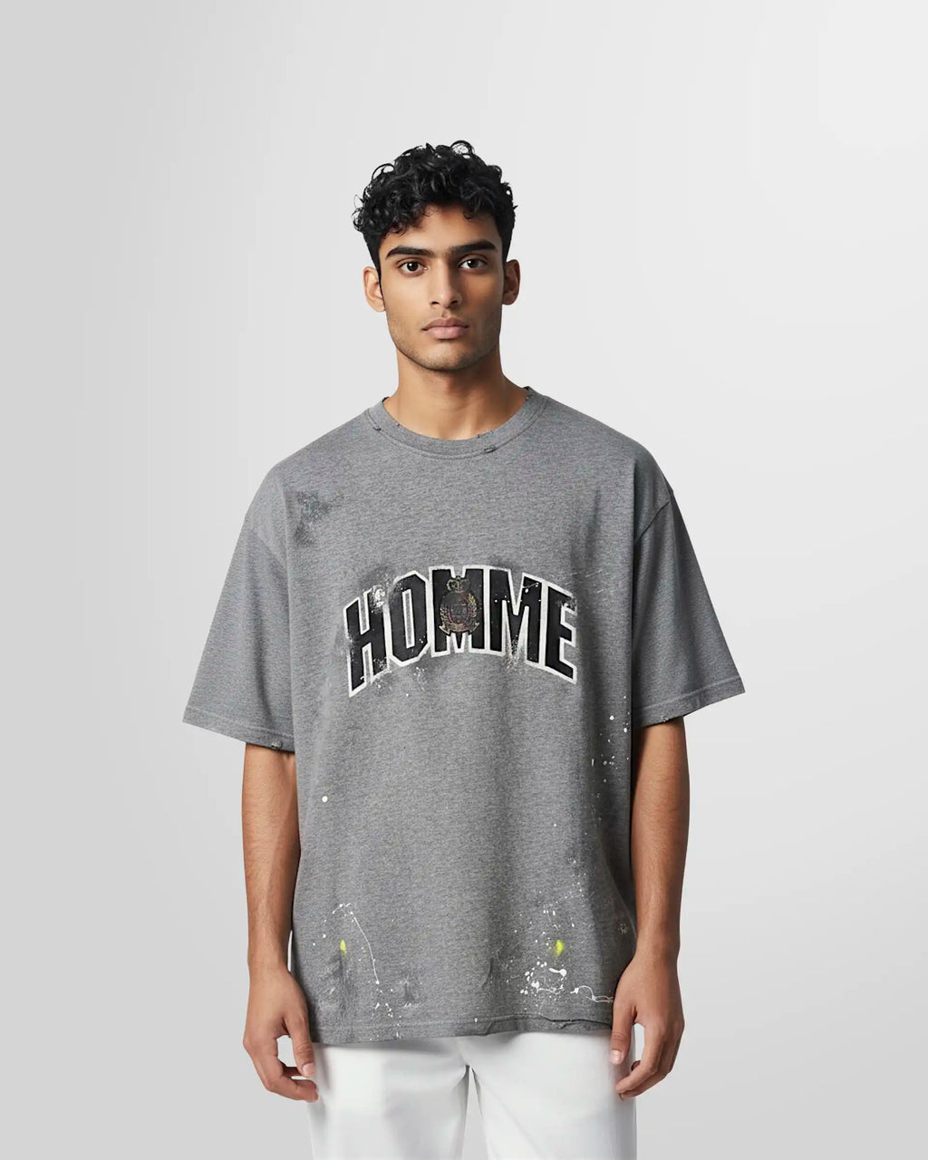 Front view of the Not Guilty Homme College T‑Shirt in misty grey with collegiate HOMME graphic.