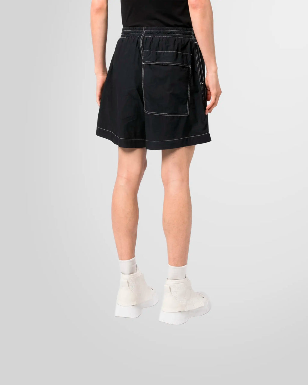 Back view of the Sunnei elastic short pant on a model