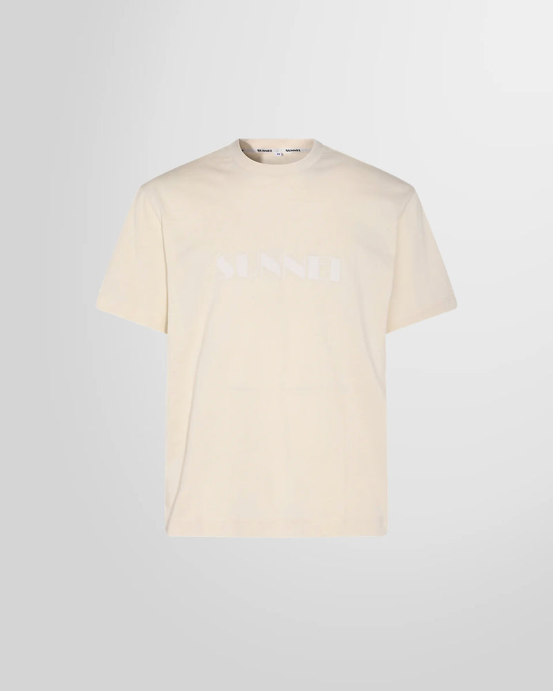 Front view of the Sunnei logo print t-shirt in a light beige cotton.